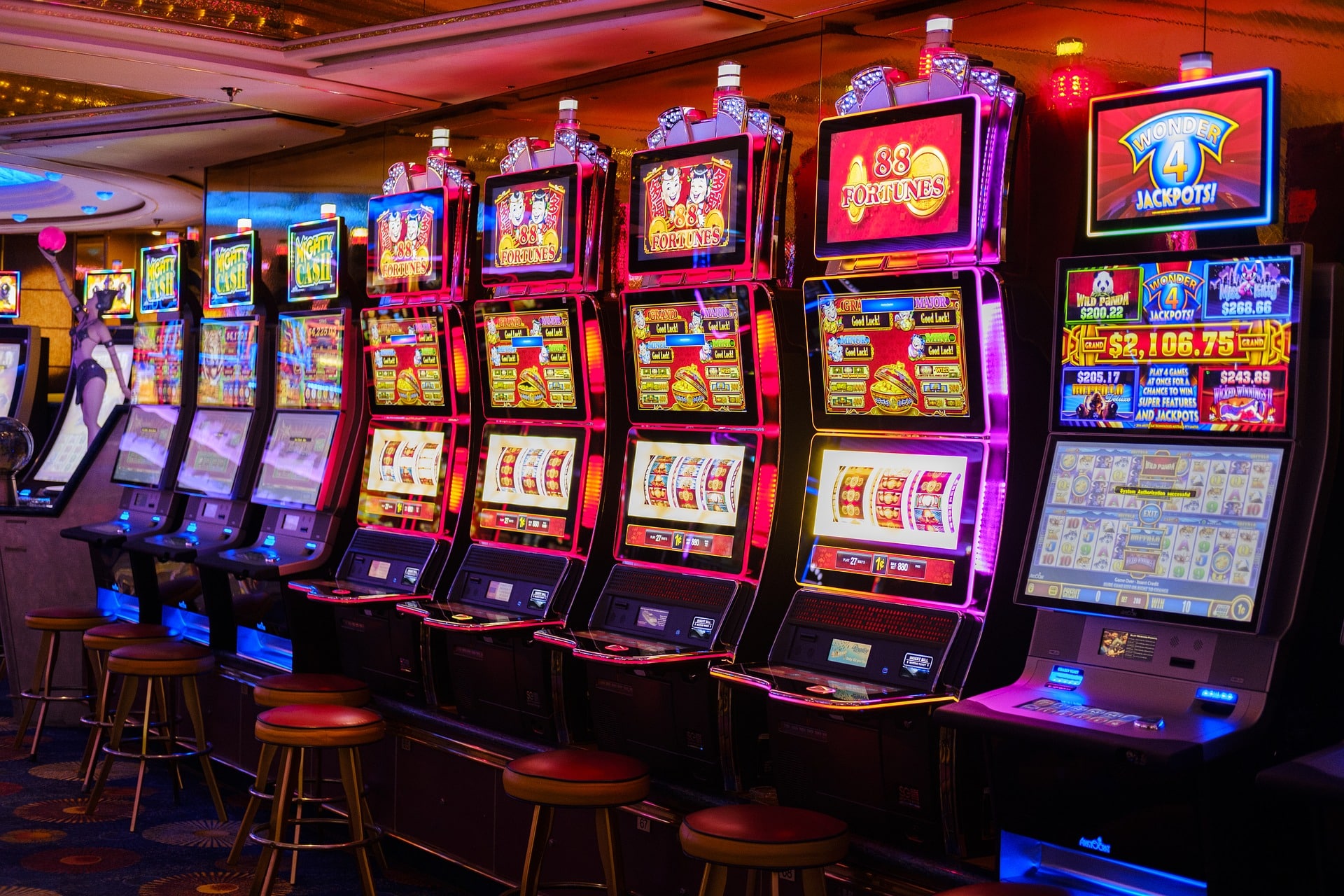 There is a “Slot Machine Teaching Guide” about Slot Machine Online Casino